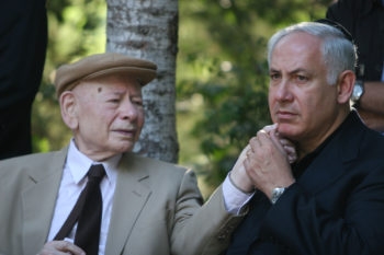 Israeli Prime Minister Benjamin Netanyahu with his father, Benzion, at a memorial day for Yoni Netanyahu at Mount Herzl military cemetery in Jerusalem, June 26, 2007.  (Michal Fattal/Flash90)