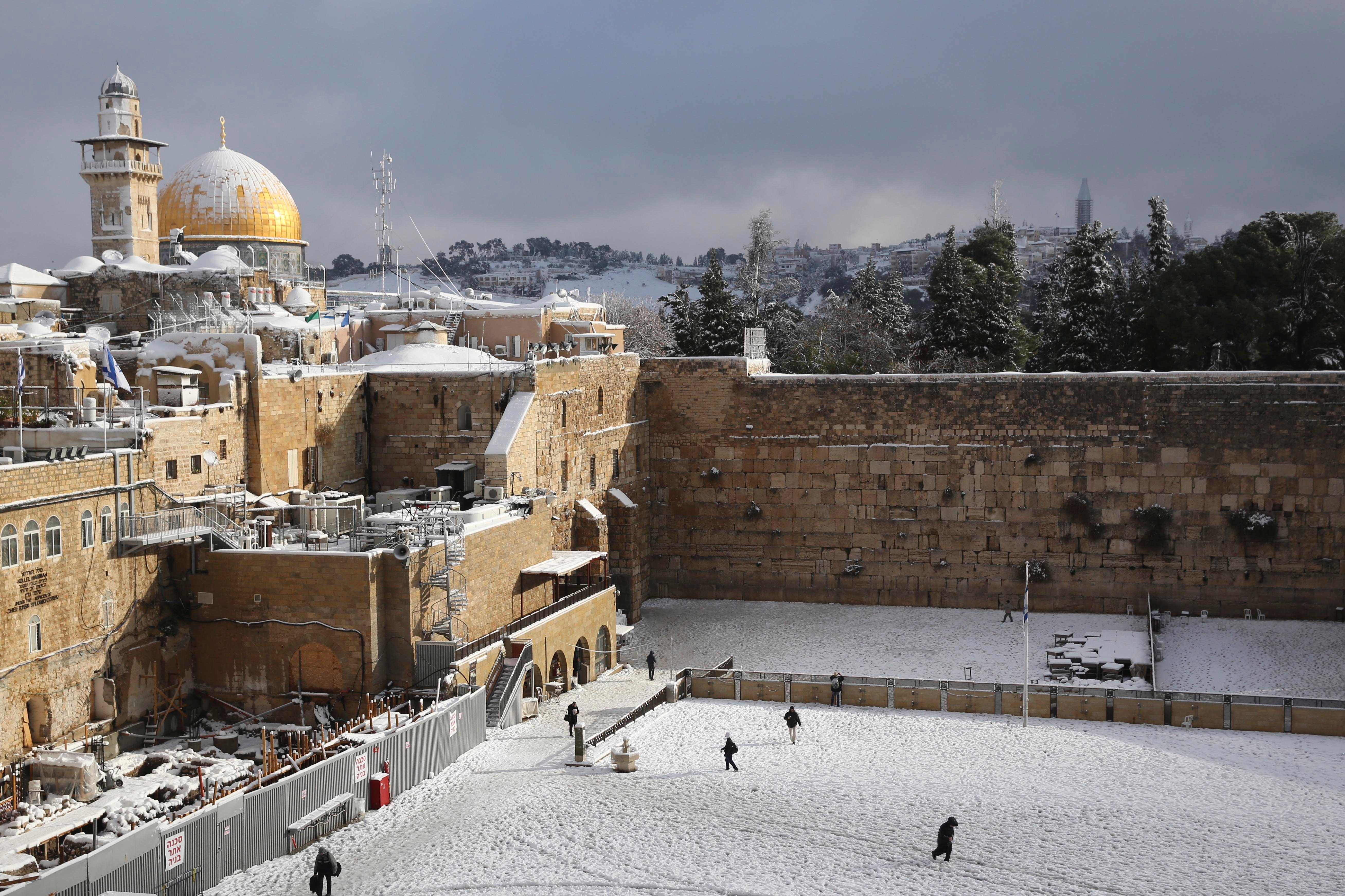 израиль снег