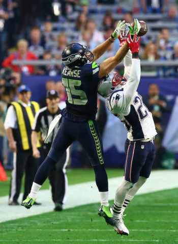 The 2014-15 NFL season ended on a bitter note for the Seattle Seahawks. This year, the season starts on Erev Rosh Hashanah. (Ronald Martinez/Getty Images)