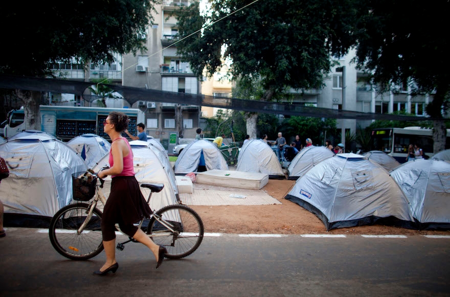 Israelis pitched tents in Tel Aviv in 2011 to protest socioeconomic issues. (Uriel Sinai/Getty Images)
