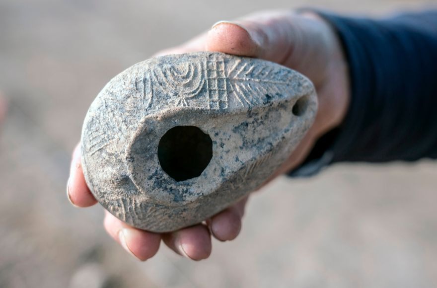 Babes Find Year Old Oil Lamp Inscribed With Menorah Jewish Telegraphic Agency