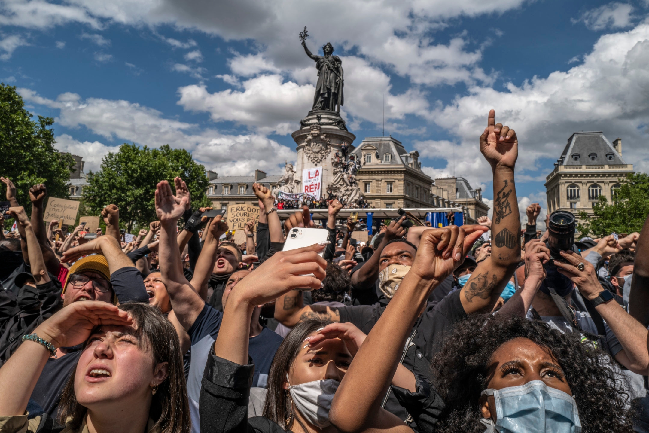 Protesters shout dirty Jews at Paris rally against police racism 