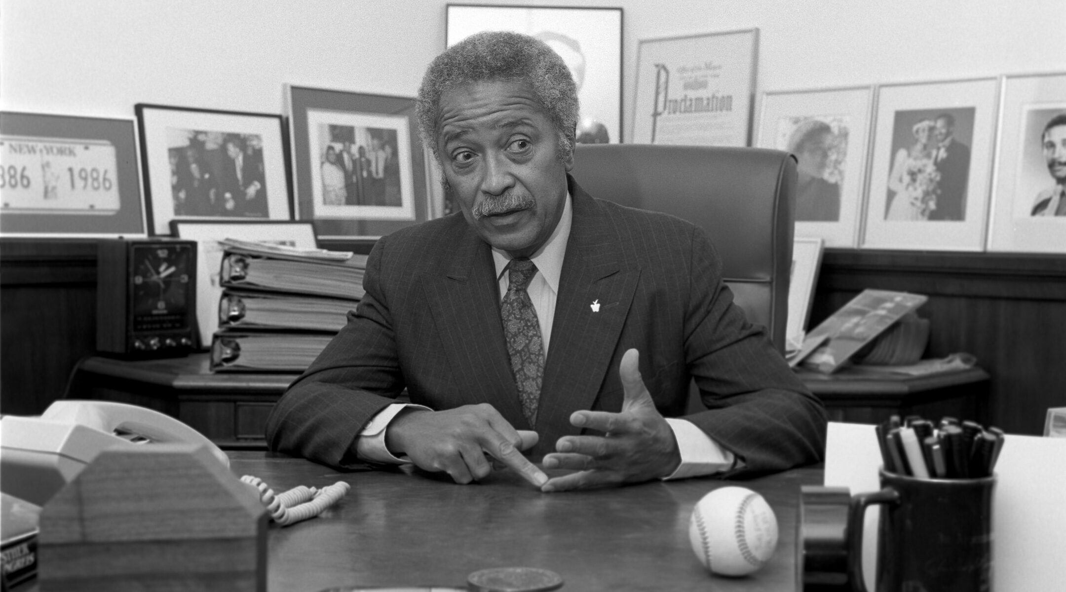 David Dinkins NYC s First Black Mayor Who Was Embattled By Crown 