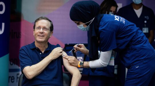 isaac herzog gets a third covid vaccine