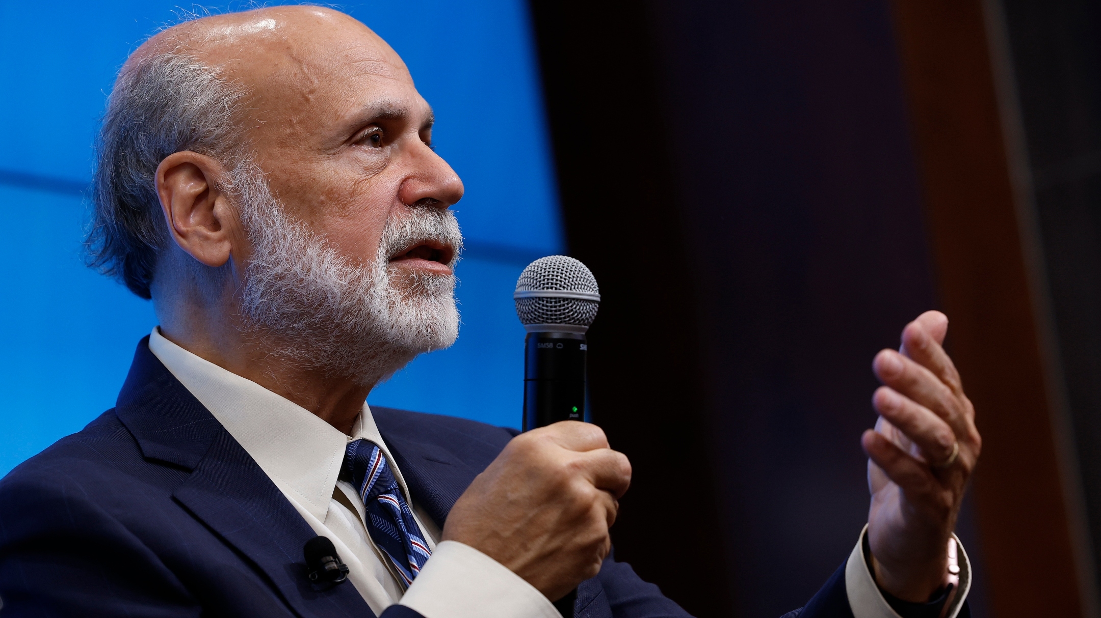 Ben Bernanke, Former Fed Chair, Shares Economics Nobel For Research On ...