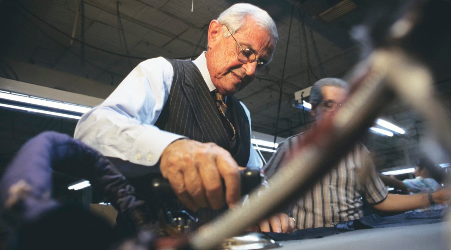 Martin Greenfield, Auschwitz survivor and master tailor to American ...