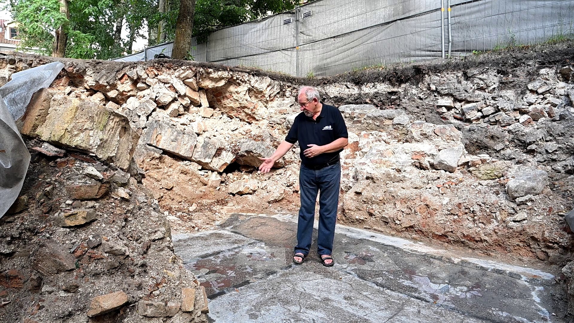 Archeologists uncover floor of the Great Synagogue of Vilna, destroyed by the Nazis and Soviets