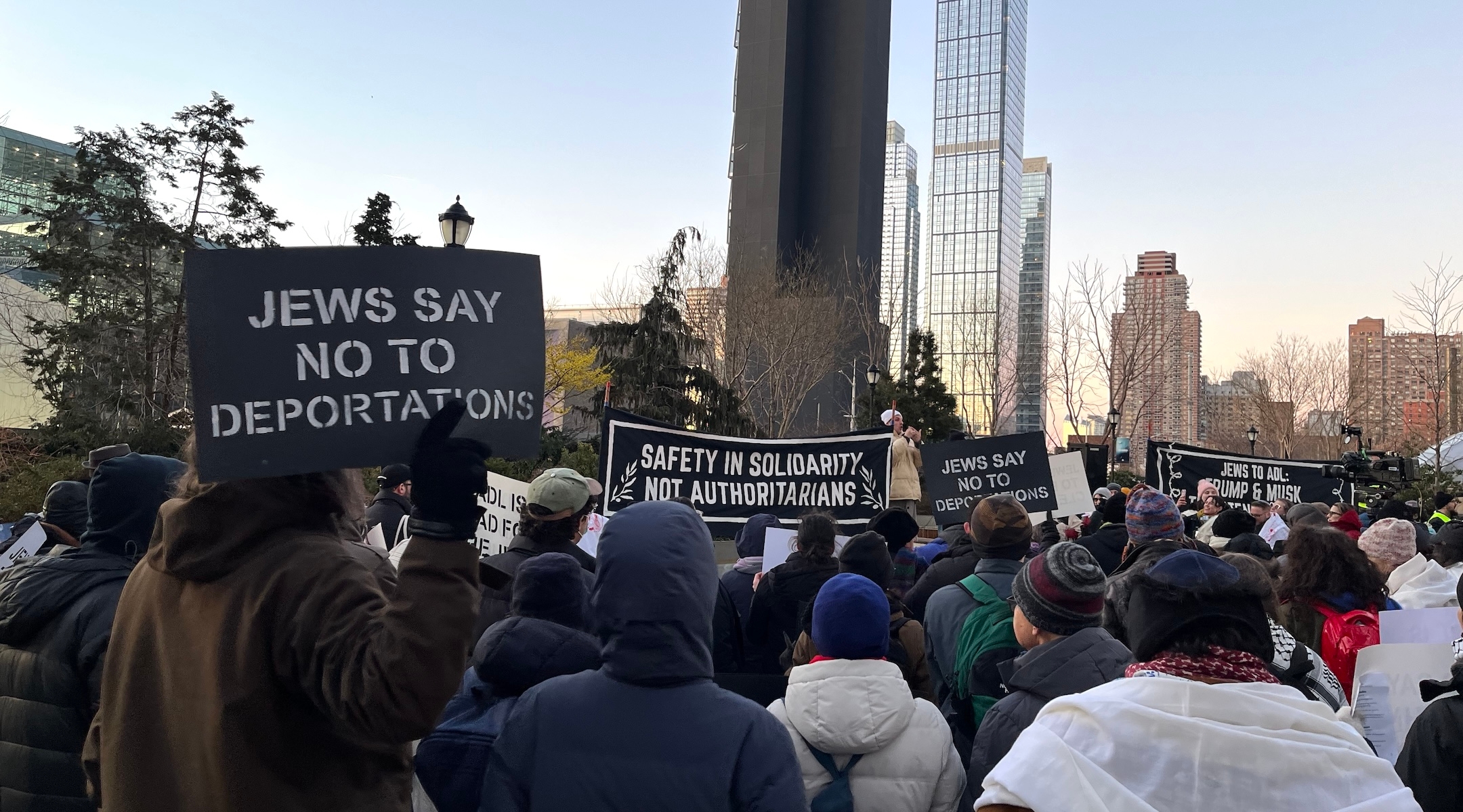 "Jews say no to deportations" sign.